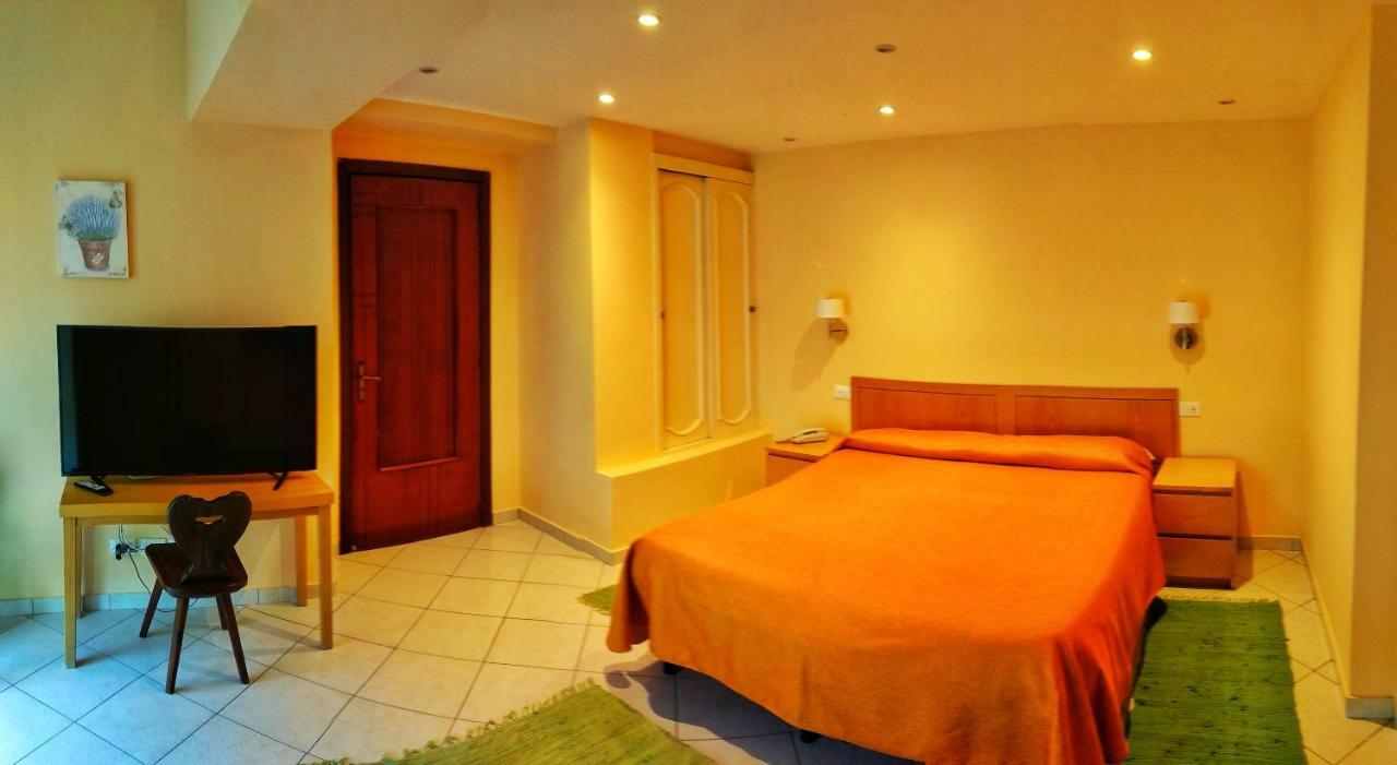 Habitación Familiar con vistas al jardín